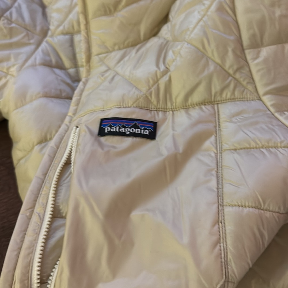 Patagonia Quilted Puffer Coat - Picture 7 of 8